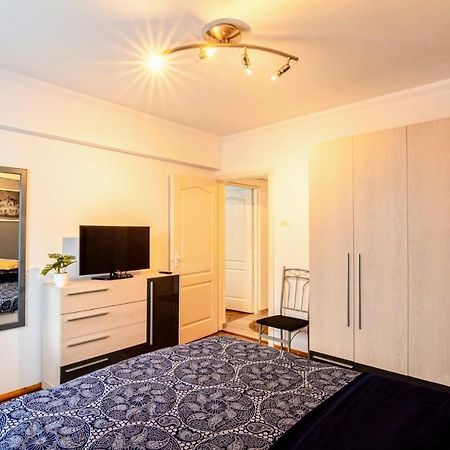 Modern & Stylish Apartment Excellent Location Superhost Constanta Exterior photo
