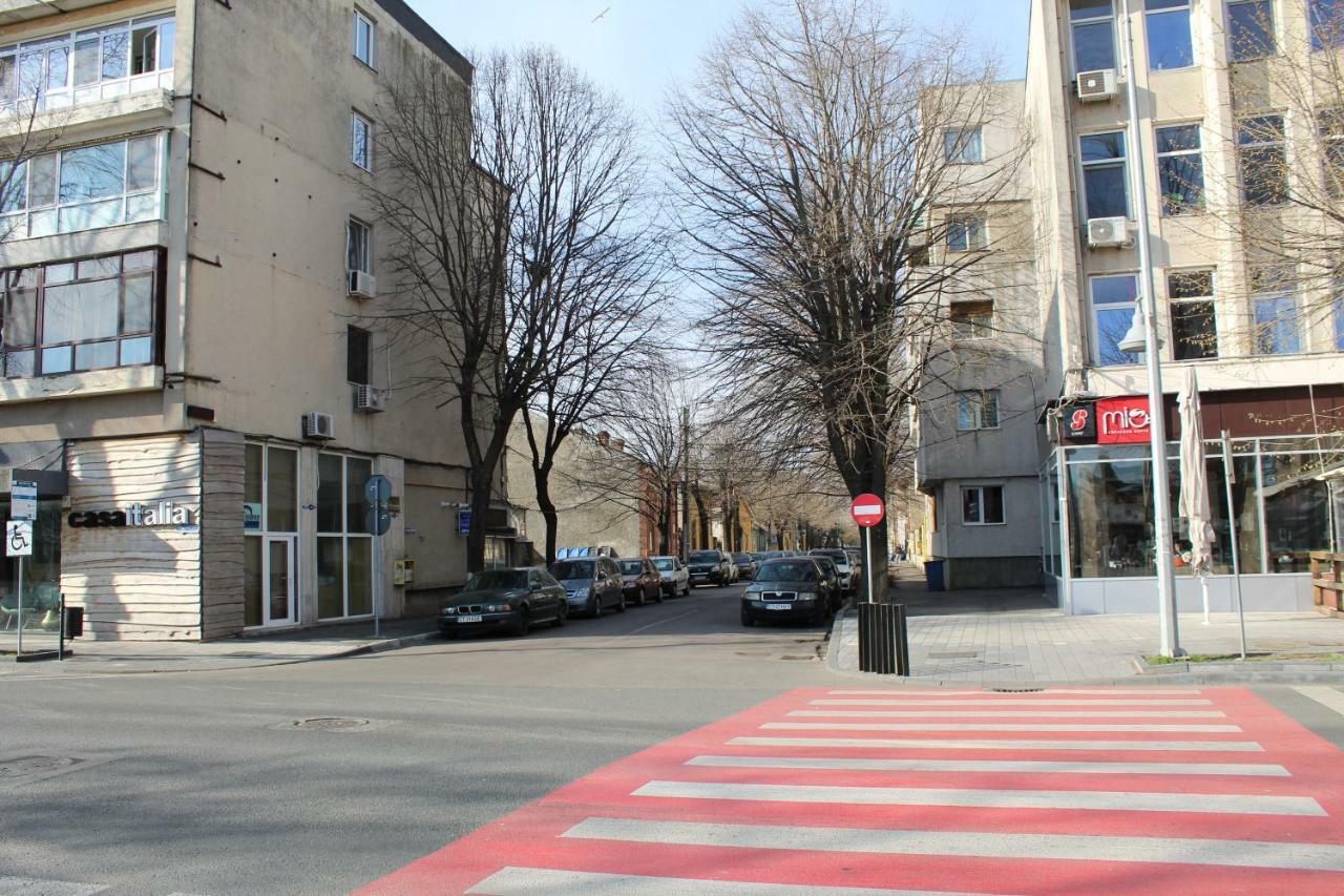 Modern & Stylish Apartment Excellent Location Superhost Constanta Exterior photo